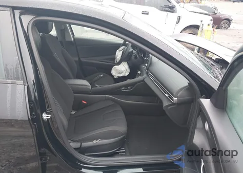 2023 Hyundai Elantra Sel z USA, uszkodzony, nr VIN 5NPLM4AG5PH114092